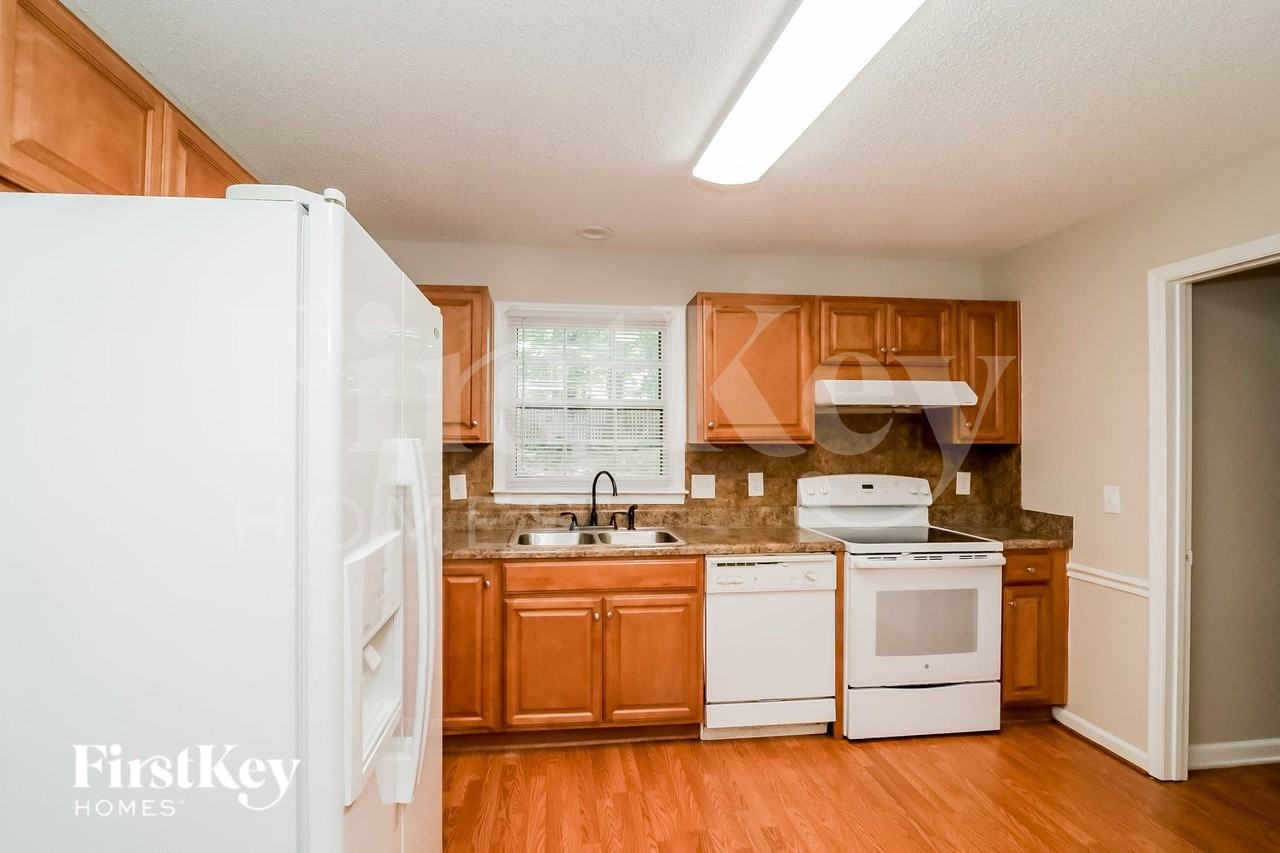 2305 Cottage Pl - Photo 6 of 15