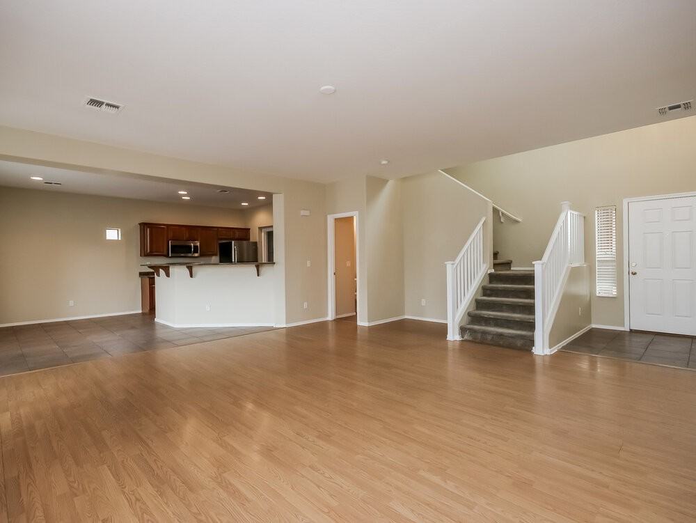 17606 W Bridger St - Photo 2 of 12