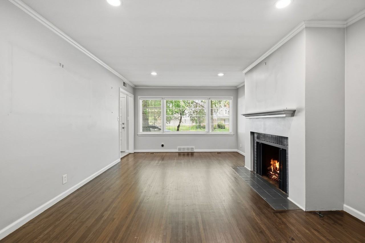 3325 S Yorktown Ave - Photo 3 of 23