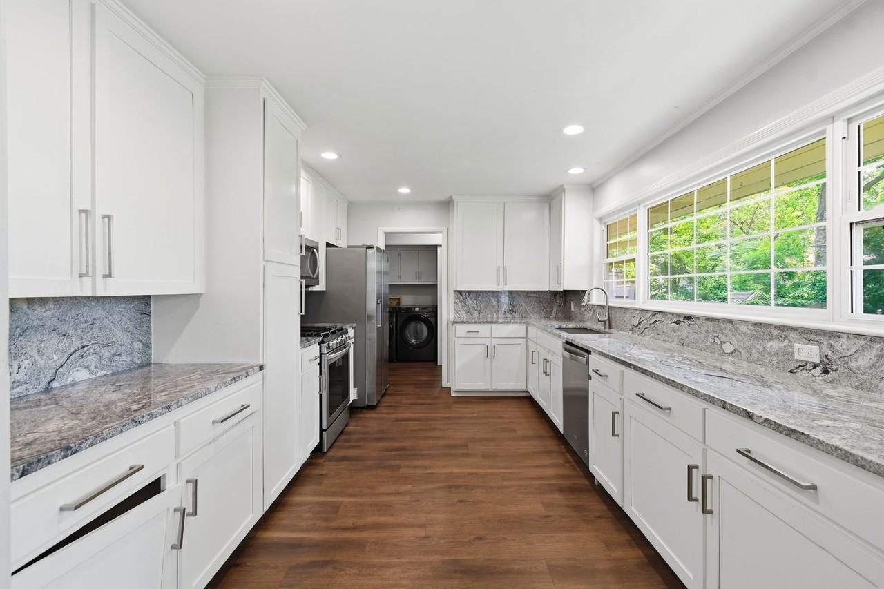 3325 S Yorktown Ave - Photo 7 of 23