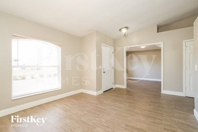 448 Bar Ct - Photo 3 of 15