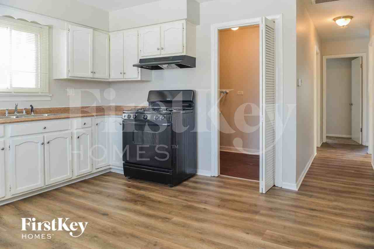 744 Newell Ave - Photo 7 of 15