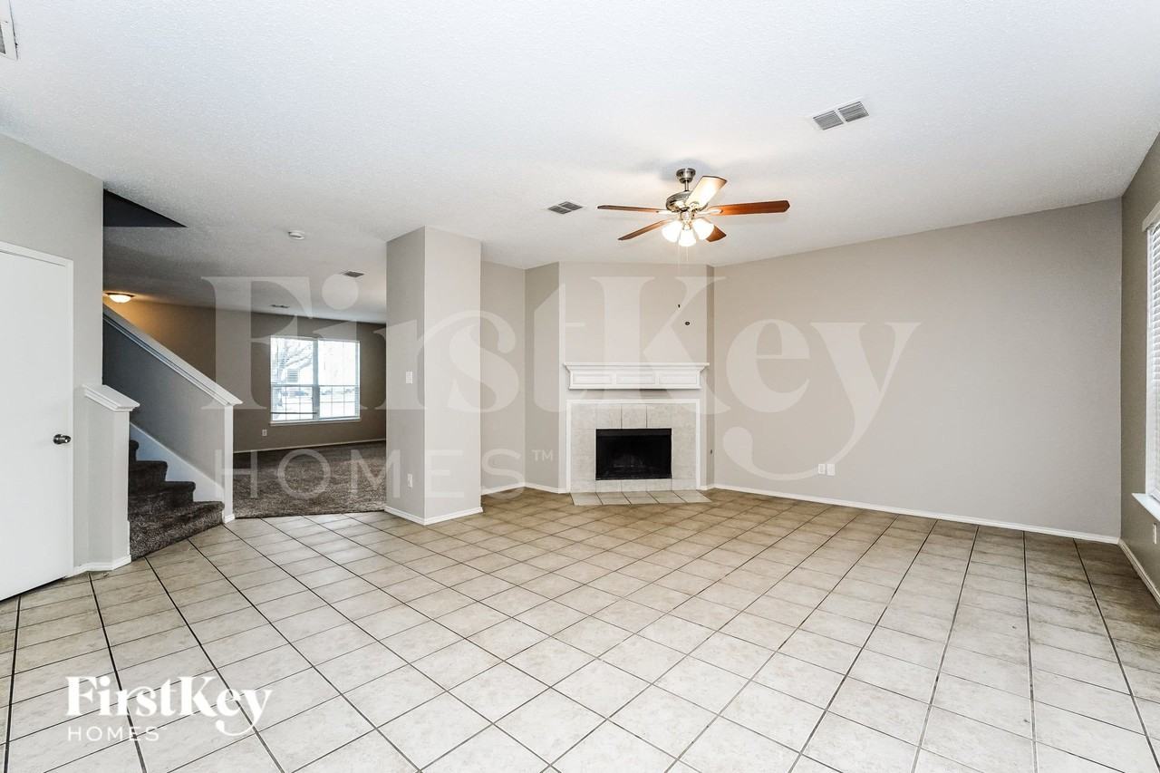 7401 Snow Ridge Dr - Photo 2 of 16
