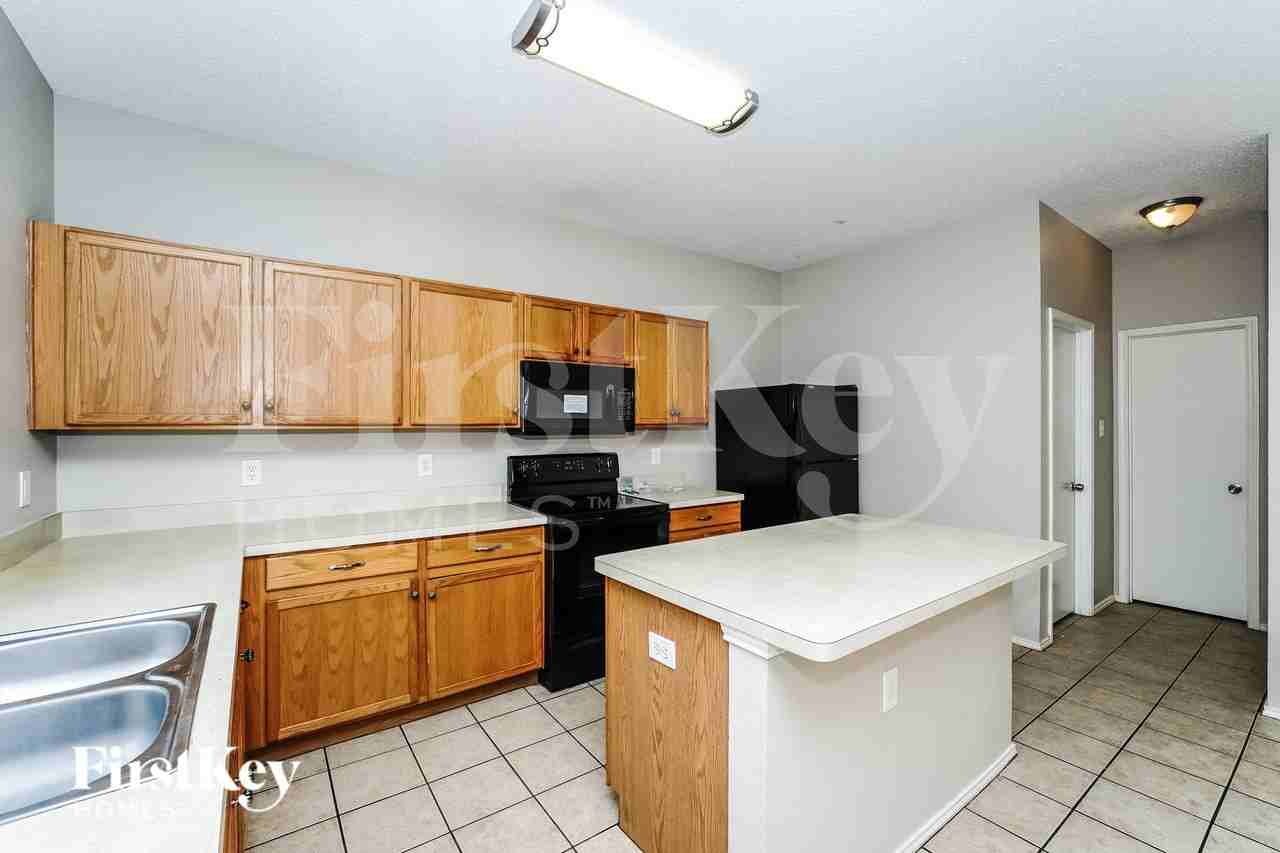 7401 Snow Ridge Dr - Photo 6 of 16