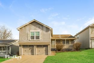 6235 N Hickory Ct - Photo 1 of 1