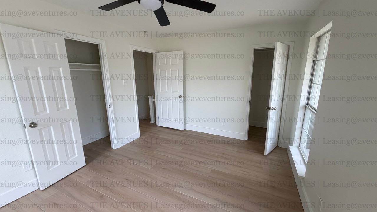 305 N Oak Cliff Blvd #305 - Photo 3 of 26
