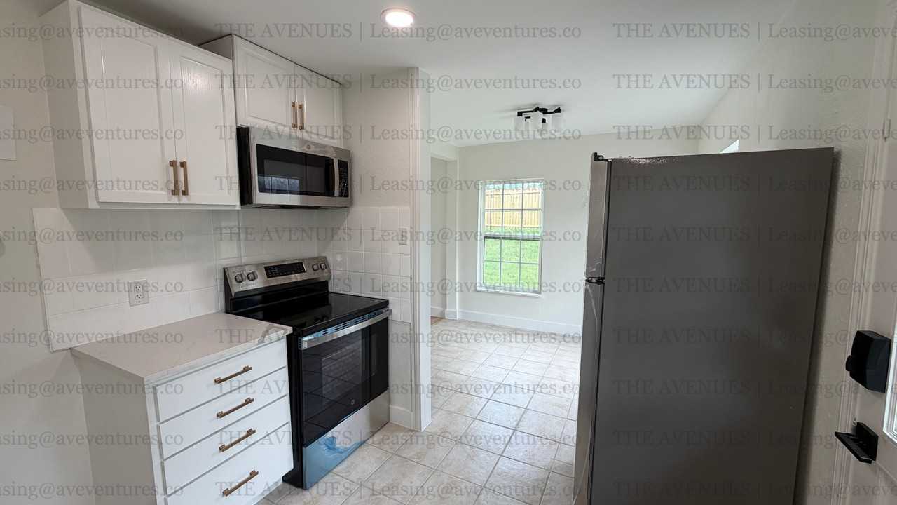 305 N Oak Cliff Blvd #305 - Photo 6 of 26