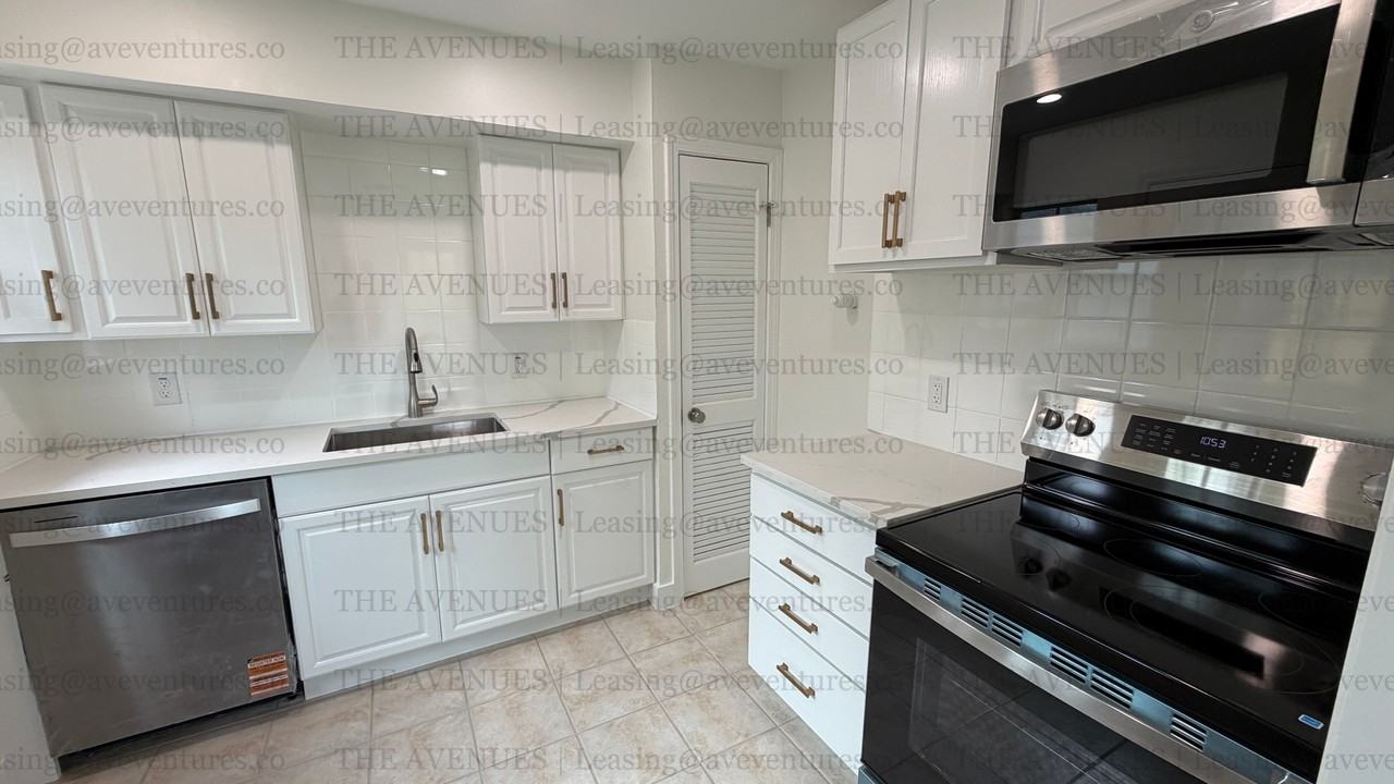 305 N Oak Cliff Blvd #305