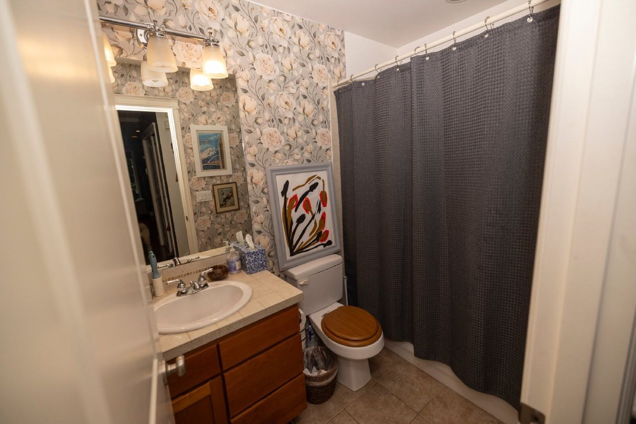 1416 Nw 60th St #A - Photo 6 of 13
