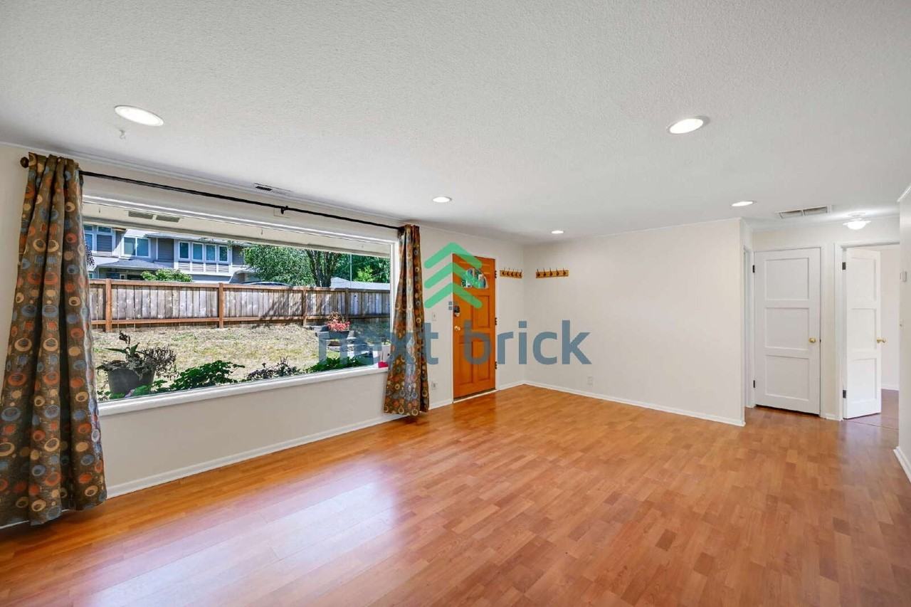 16511 22nd Ave Ne - Photo 4 of 26