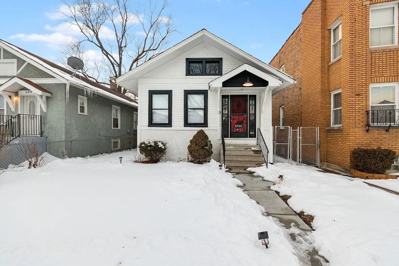 8950 S Bishop St - Photo 2 of 18