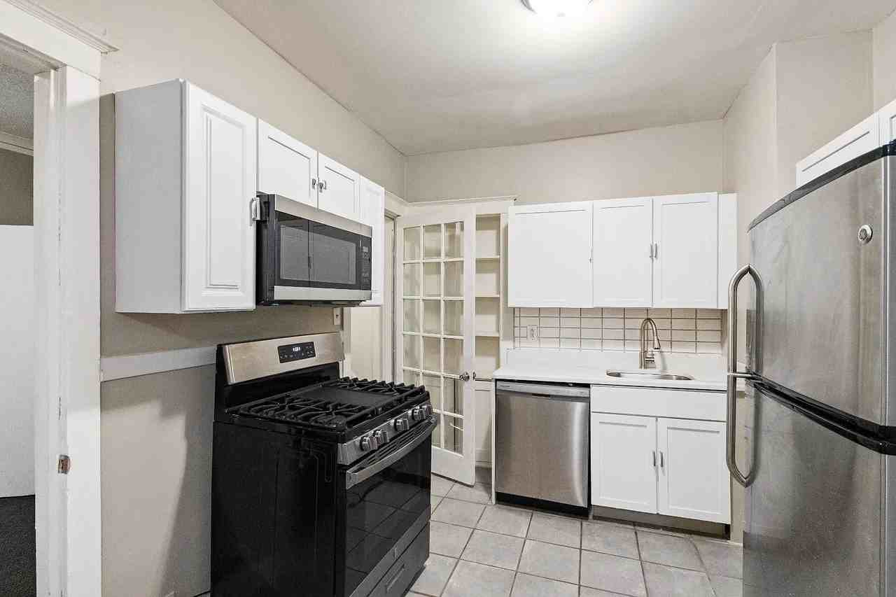 8950 S Bishop St - Photo 5 of 18