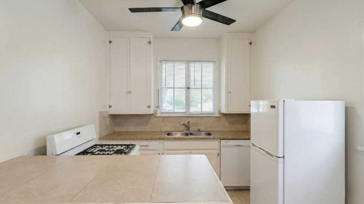 9037 Rangely Ave #5A - Photo 3 of 10