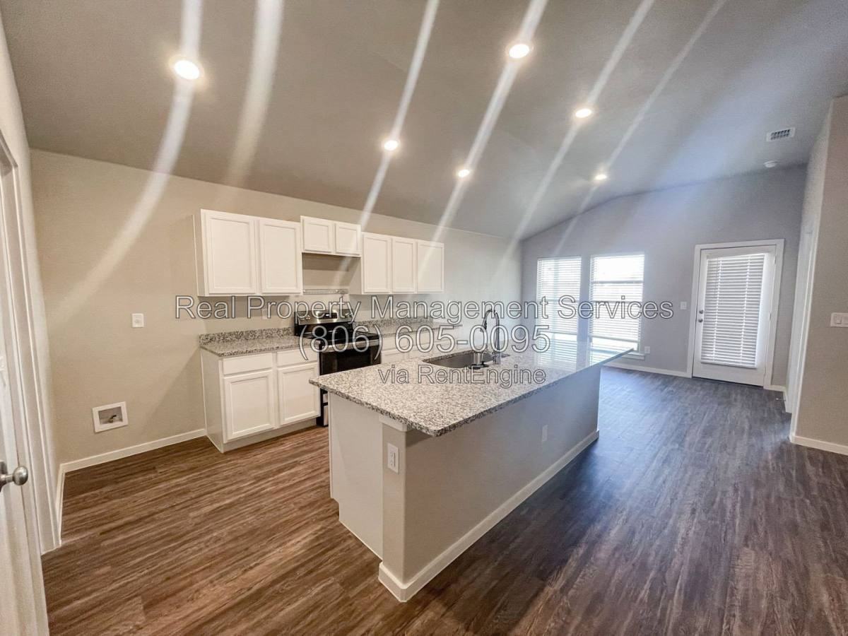 2101 N Avenue N #L - Photo 2 of 10