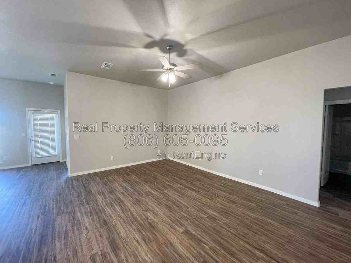 2101 N Avenue N #L - Photo 4 of 10