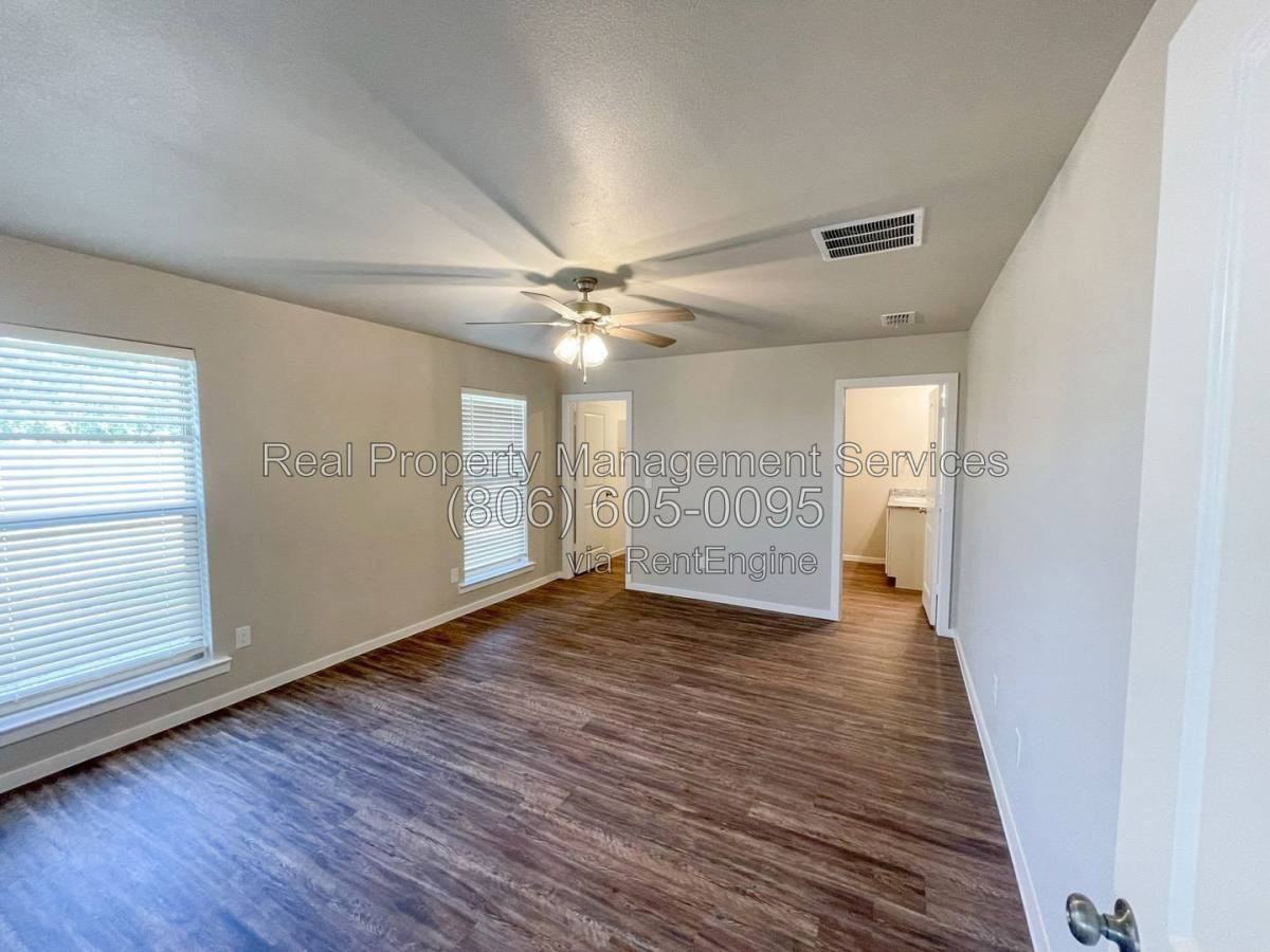 2101 N Avenue N #L - Photo 6 of 10