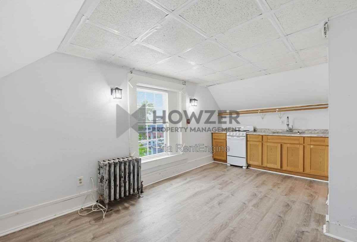 109 Green St #9 - Photo 2 of 10