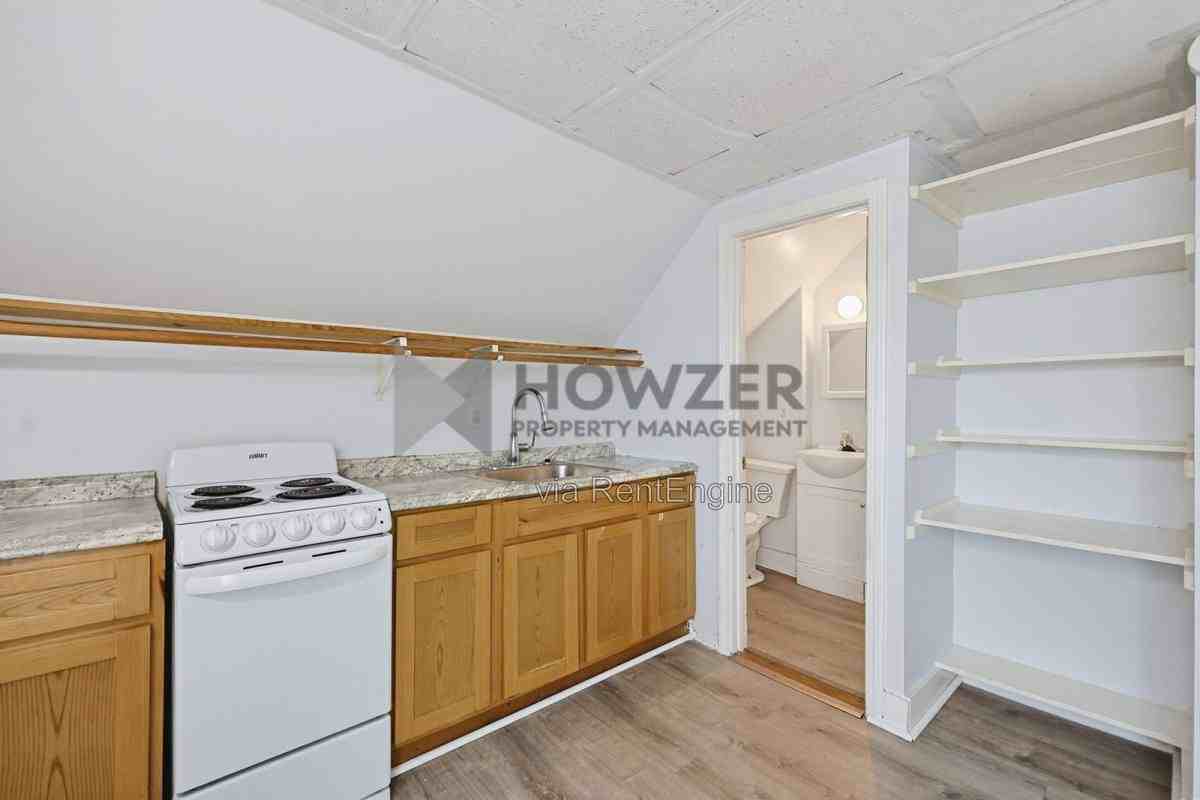109 Green St #9 - Photo 7 of 10