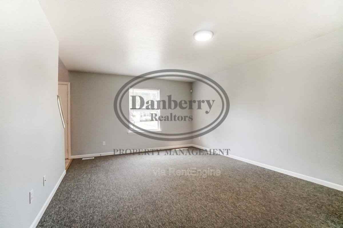 3704 Willow Run Dr - Photo 5 of 10