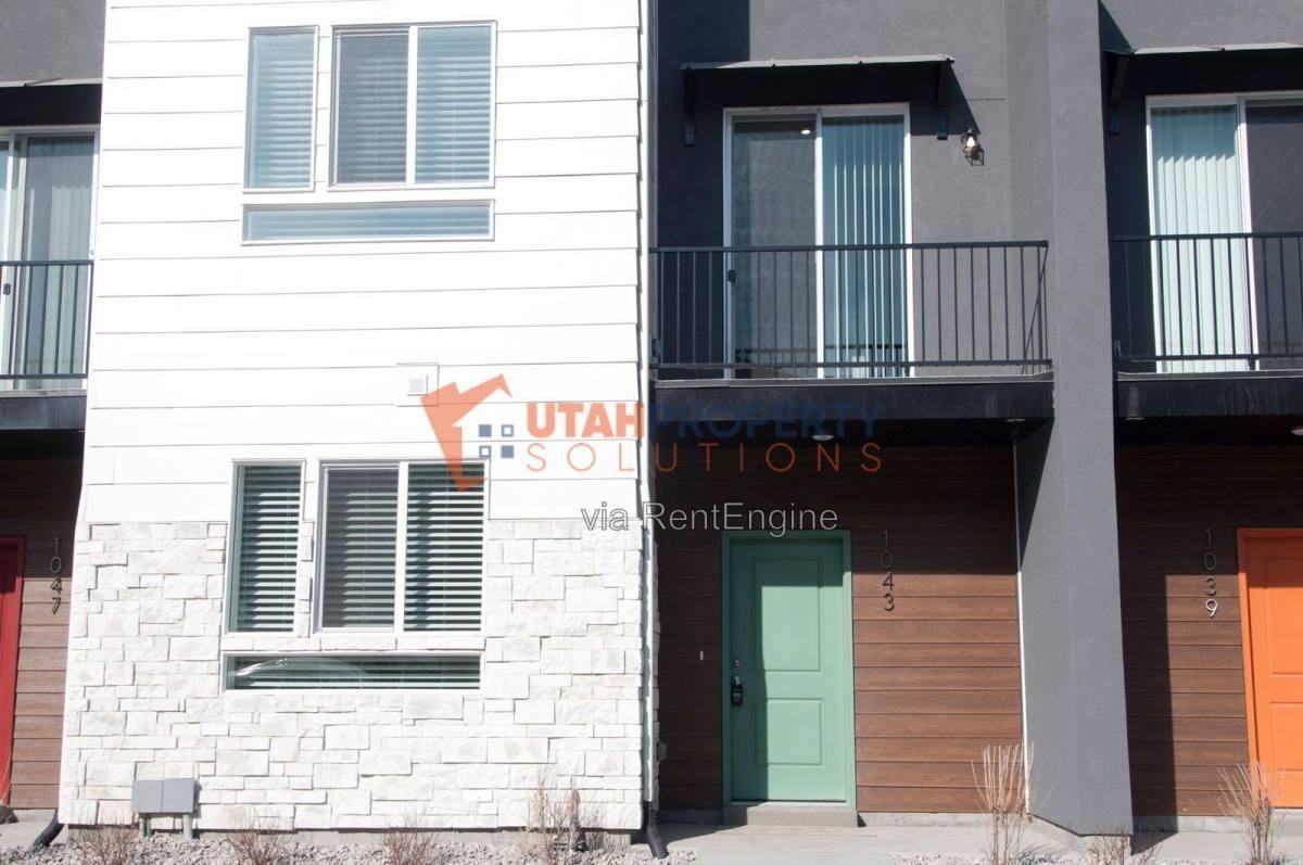 1043 W #400 - Photo 3 of 10