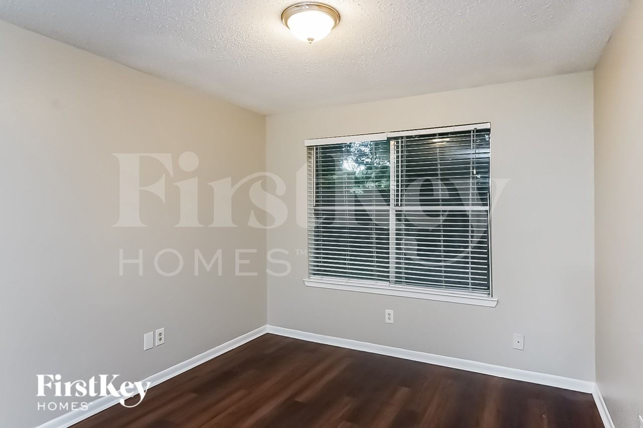 2410 Planters House Ln - Photo 4 of 16