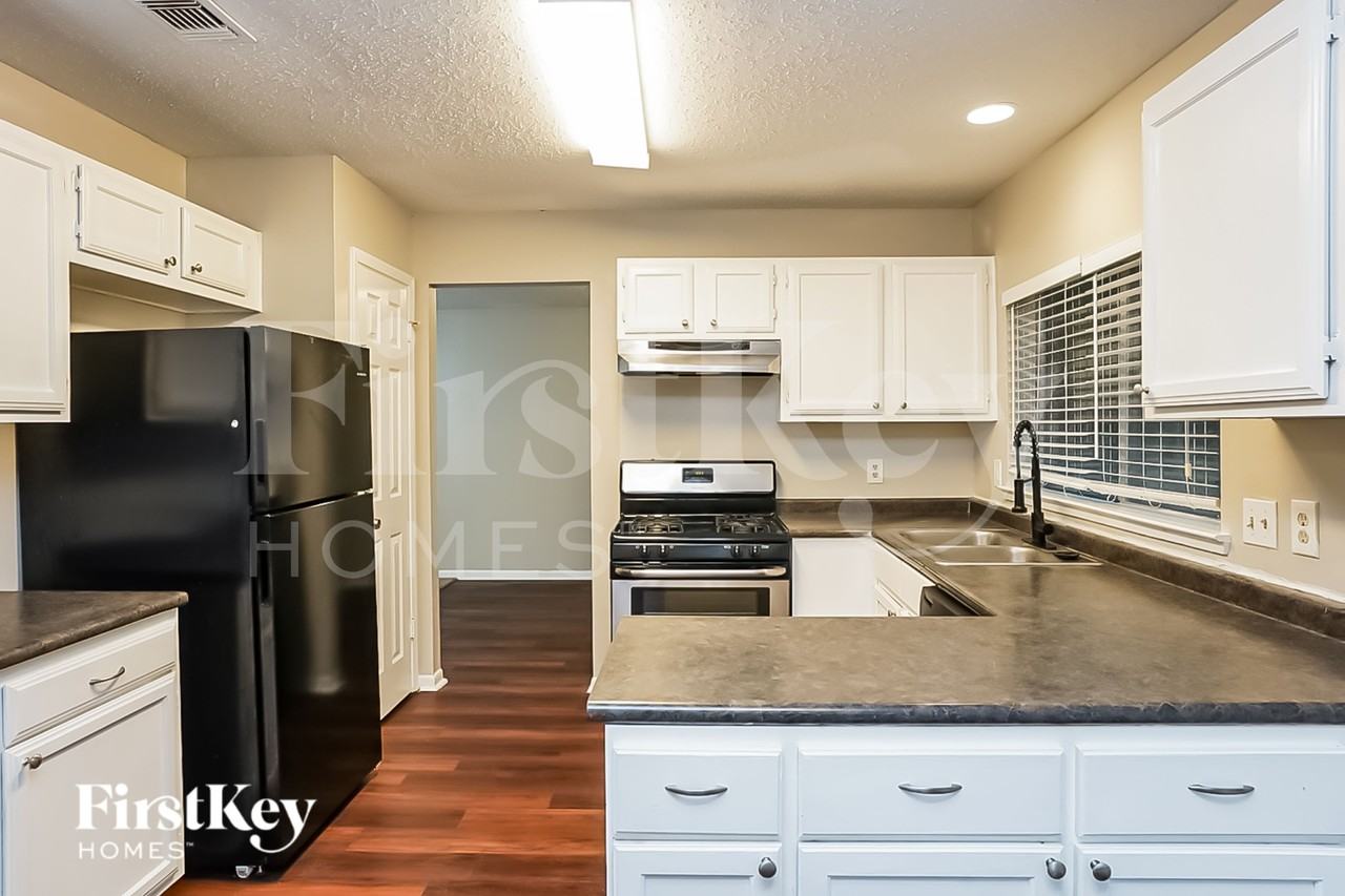2410 Planters House Ln - Photo 7 of 16