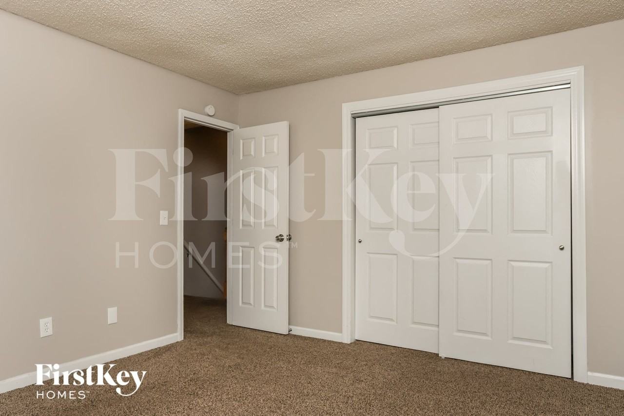 24 Pheasant Ln - Photo 7 of 15