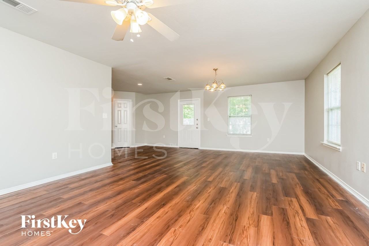 15639 Danson Dr - Photo 3 of 15