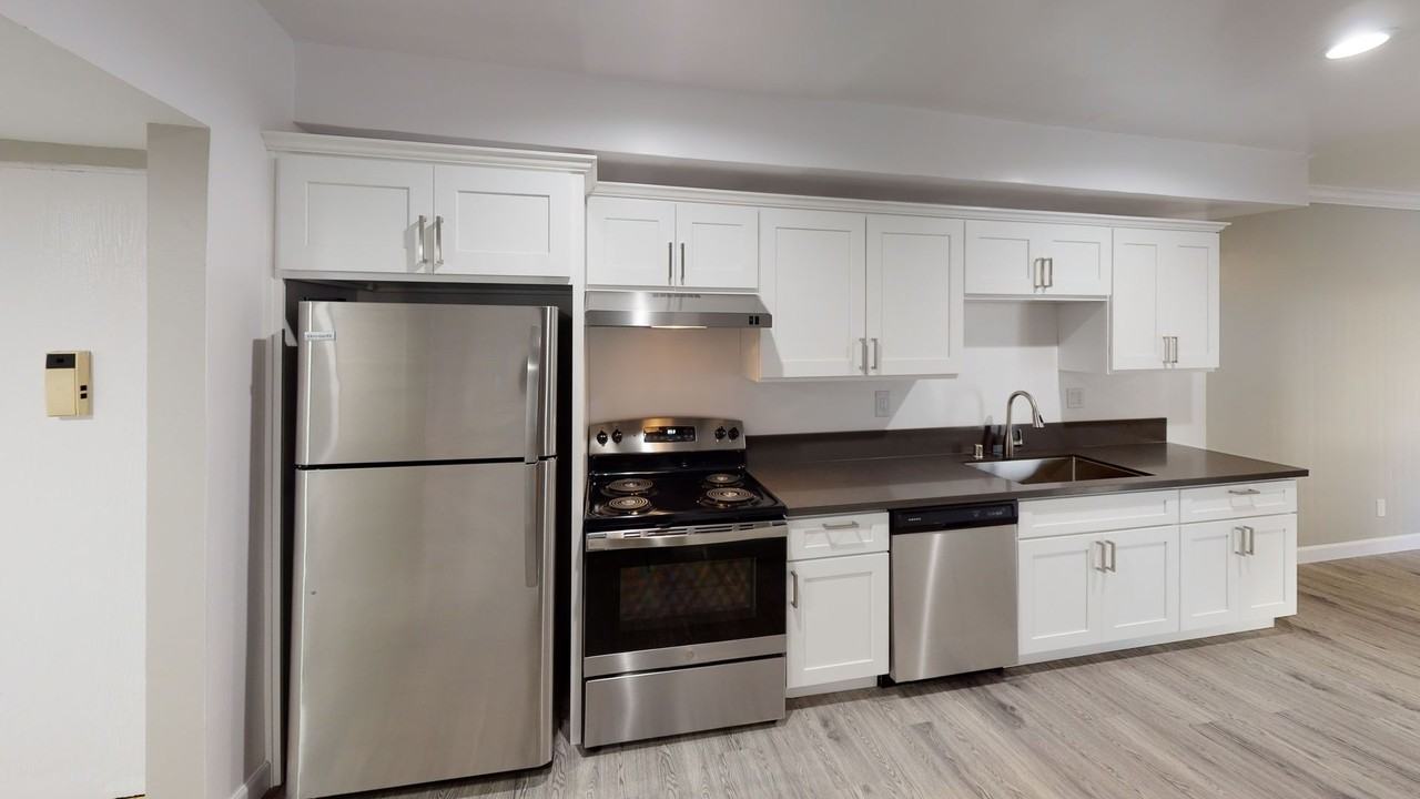 Canterbury Apartments...Newly Remodeled Bedrooms...Modern Flooring...Brand New fixtures...CALL NOW! - Photo 7 of 9