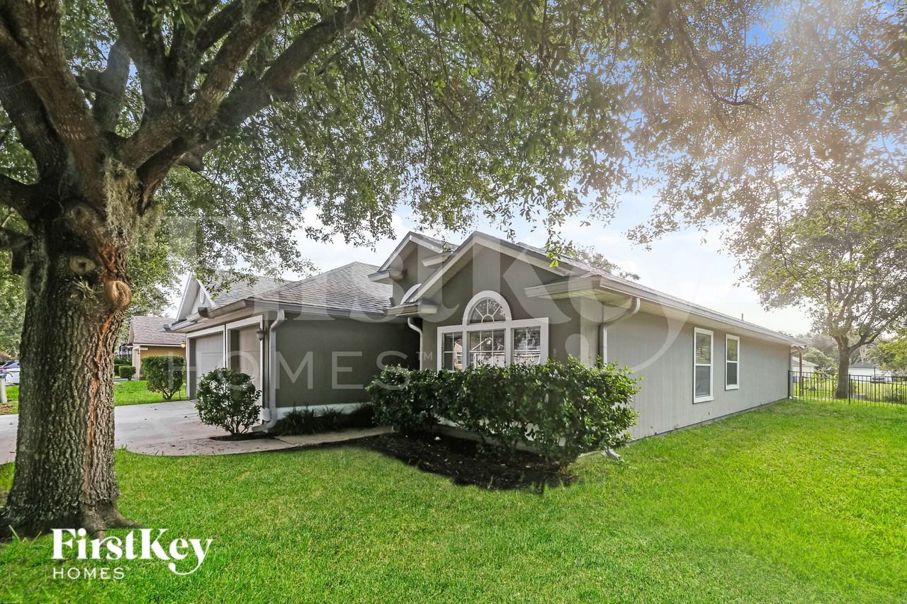 13772 Fish Eagle Dr W - Photo 2 of 19