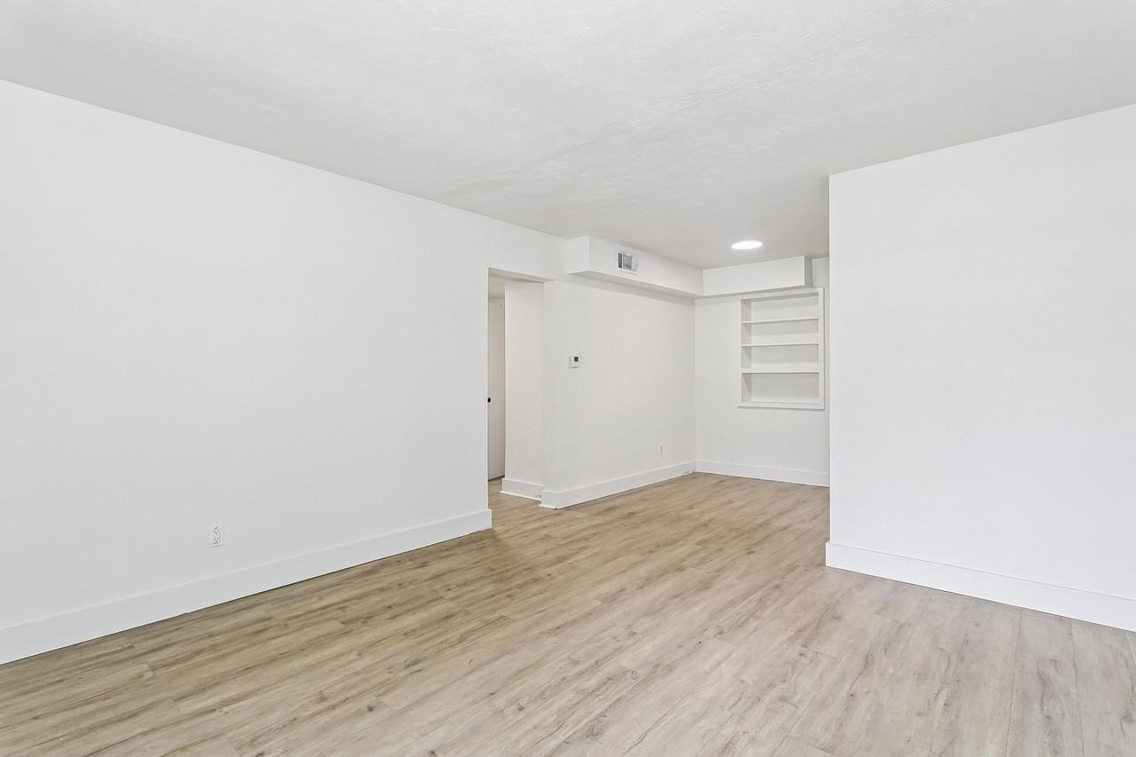 206 Edison Dr - Photo 5 of 15