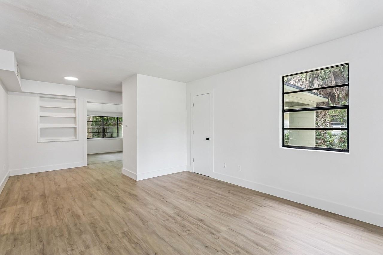 206 Edison Dr - Photo 6 of 15