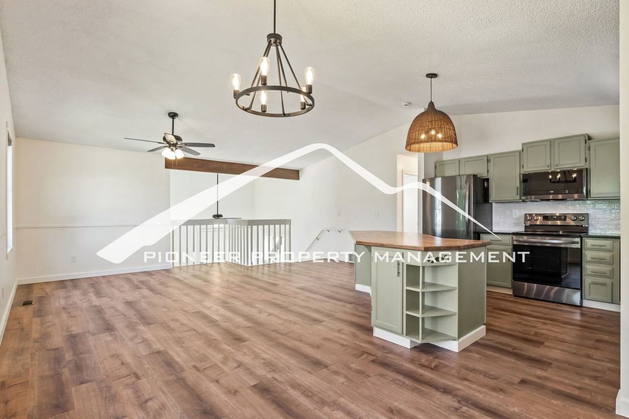 2607 Legend Dr - Photo 4 of 23