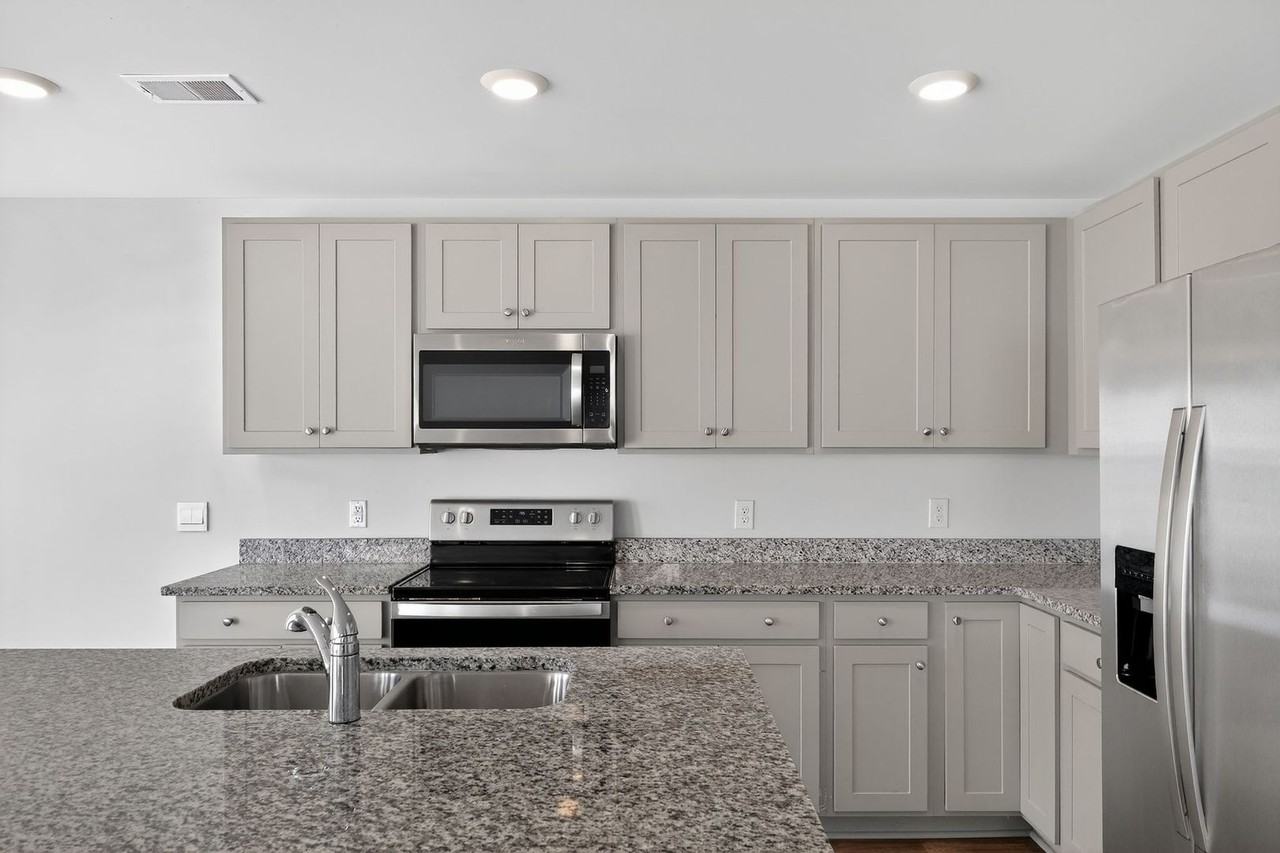 127 Birch Cir - Photo 7 of 30