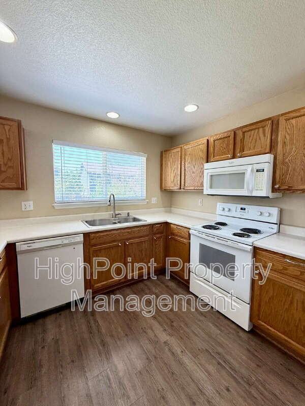 183 Mesa St - Photo 6 of 19