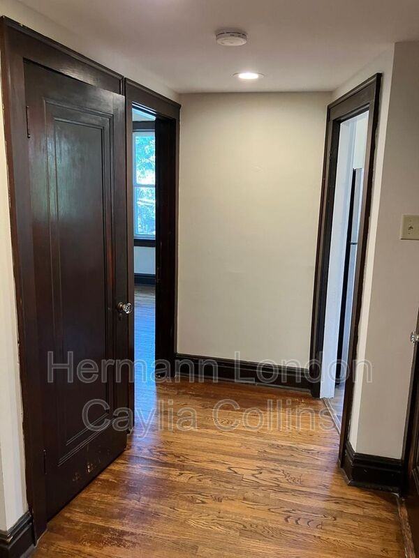 4427 S Grand Blvd #2F - Photo 3 of 17