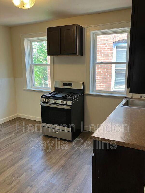 4427 S Grand Blvd #2F - Photo 6 of 17