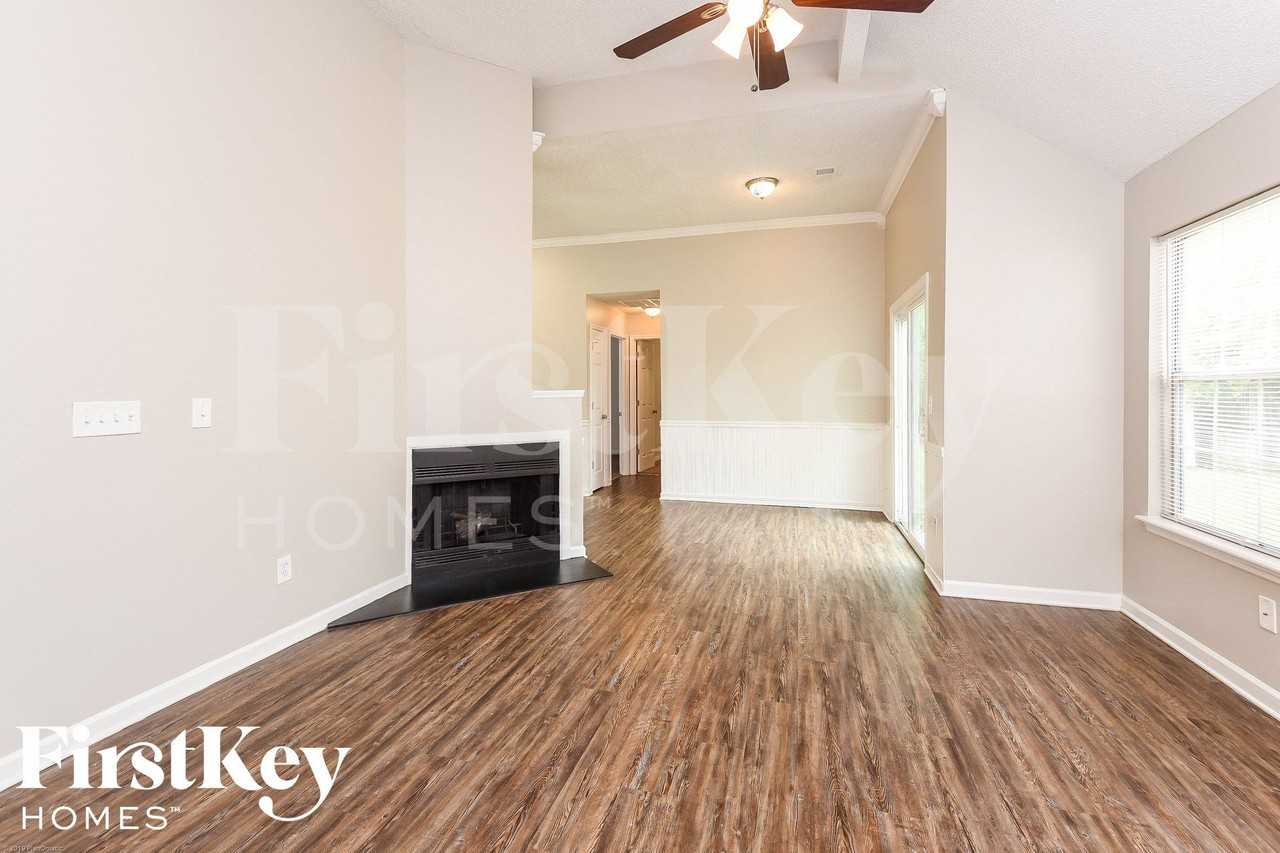 103 Lotus Ct - Photo 4 of 15