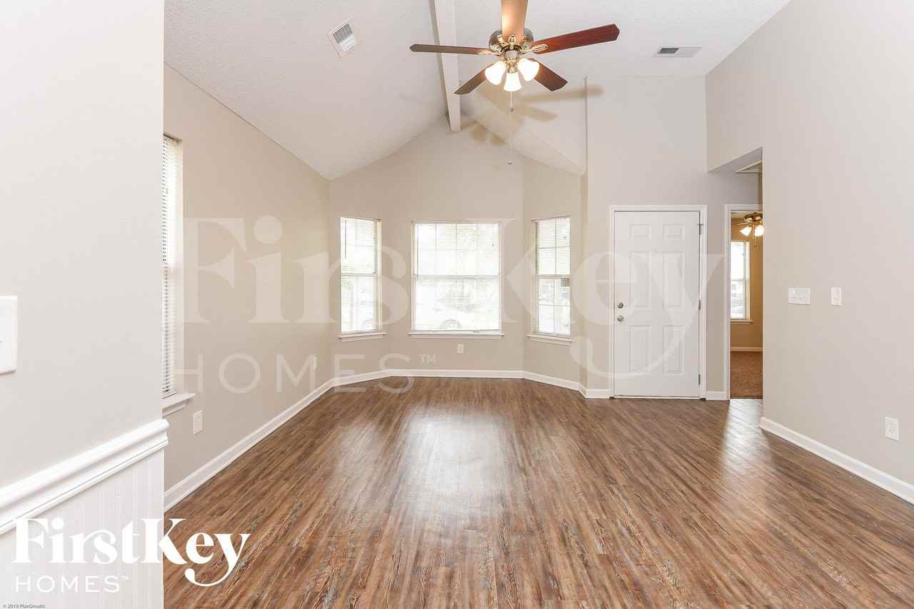 103 Lotus Ct - Photo 5 of 15