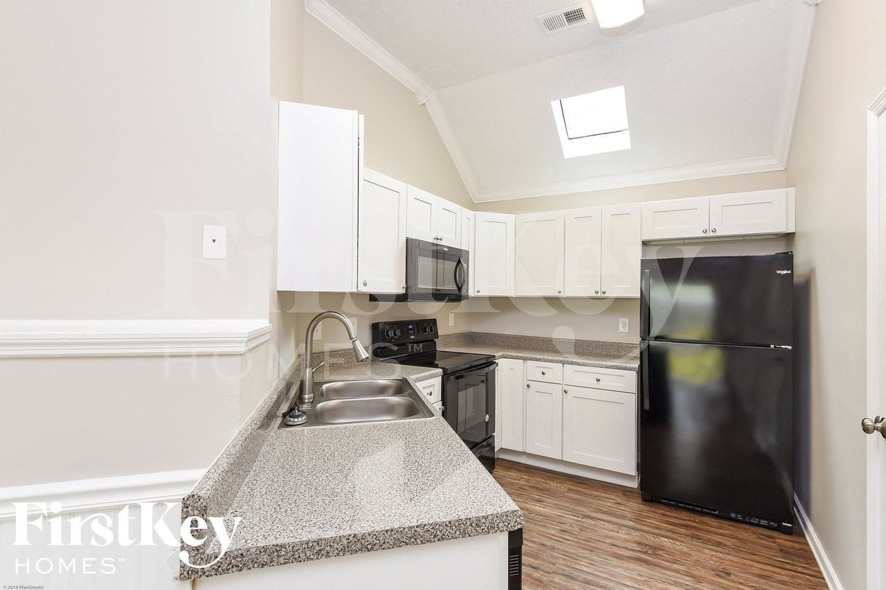 103 Lotus Ct - Photo 6 of 15