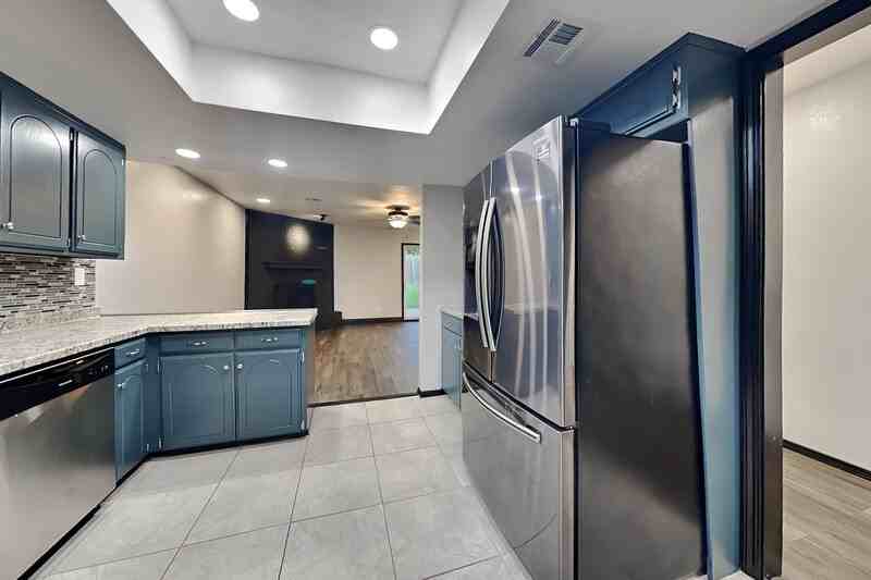 640 N Markwell Ave - Photo 3 of 17