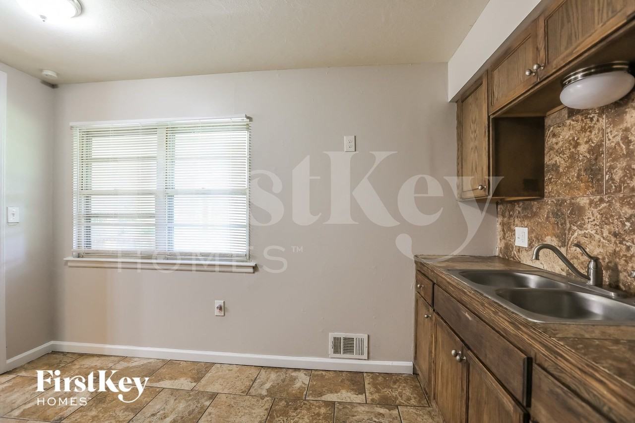 10111 Eter - Photo 7 of 15