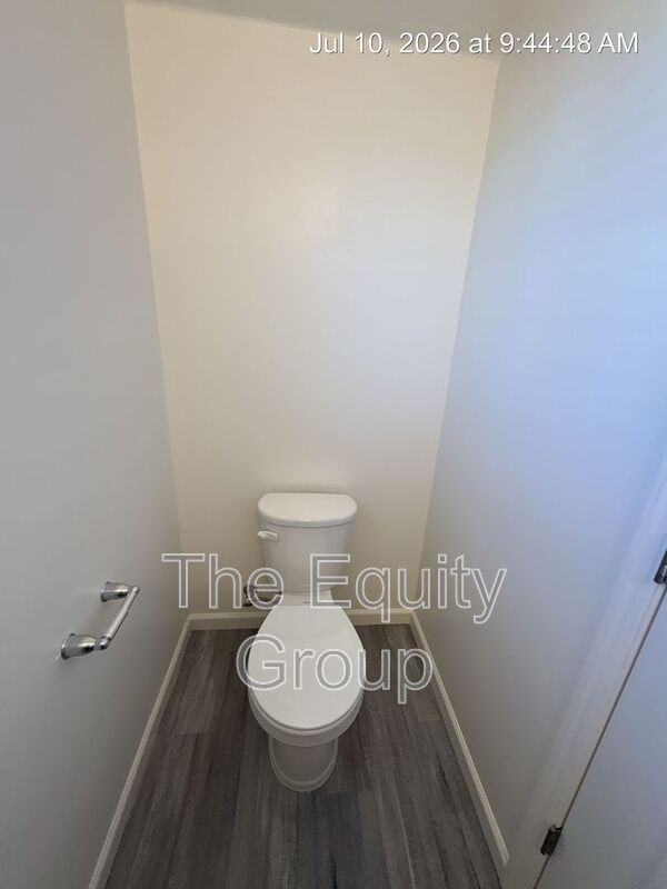 735 S Pinkham St #102 - Photo 5 of 27