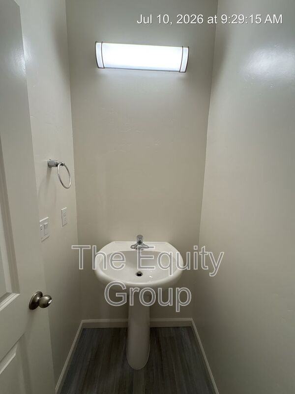 733 S Pinkham St #102 - Photo 4 of 26