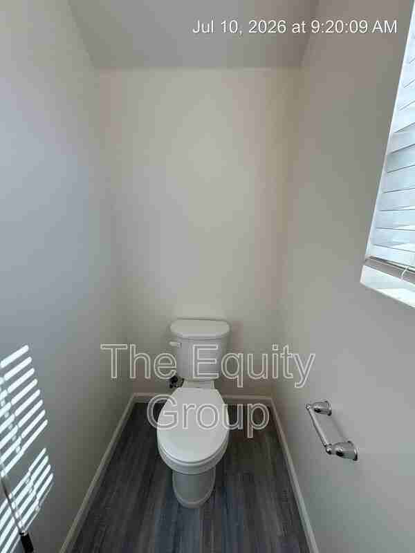 733 S Pinkham St #101 - Photo 5 of 25