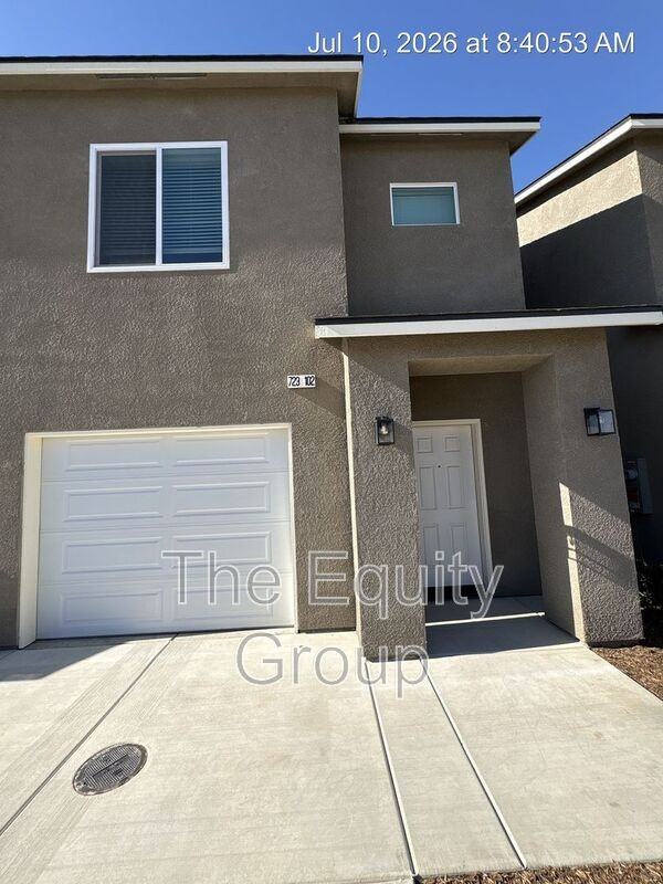 723 S Pinkham St - Photo 3 of 28