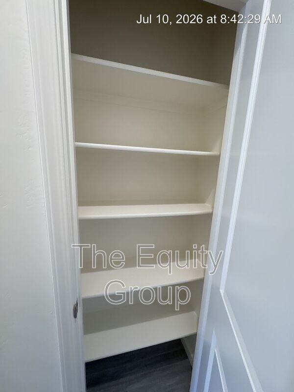 723 S Pinkham St - Photo 7 of 28