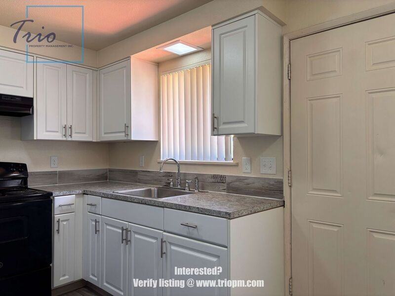 492 Macy St - Photo 4 of 15