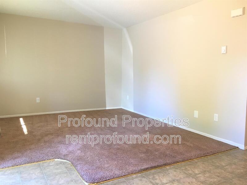 221 Se 12th Ave - Photo 3 of 8