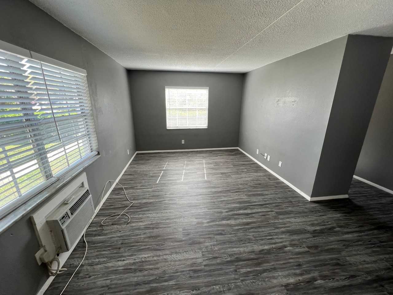 111 Sw Madison Cir N #101 - Photo 3 of 15
